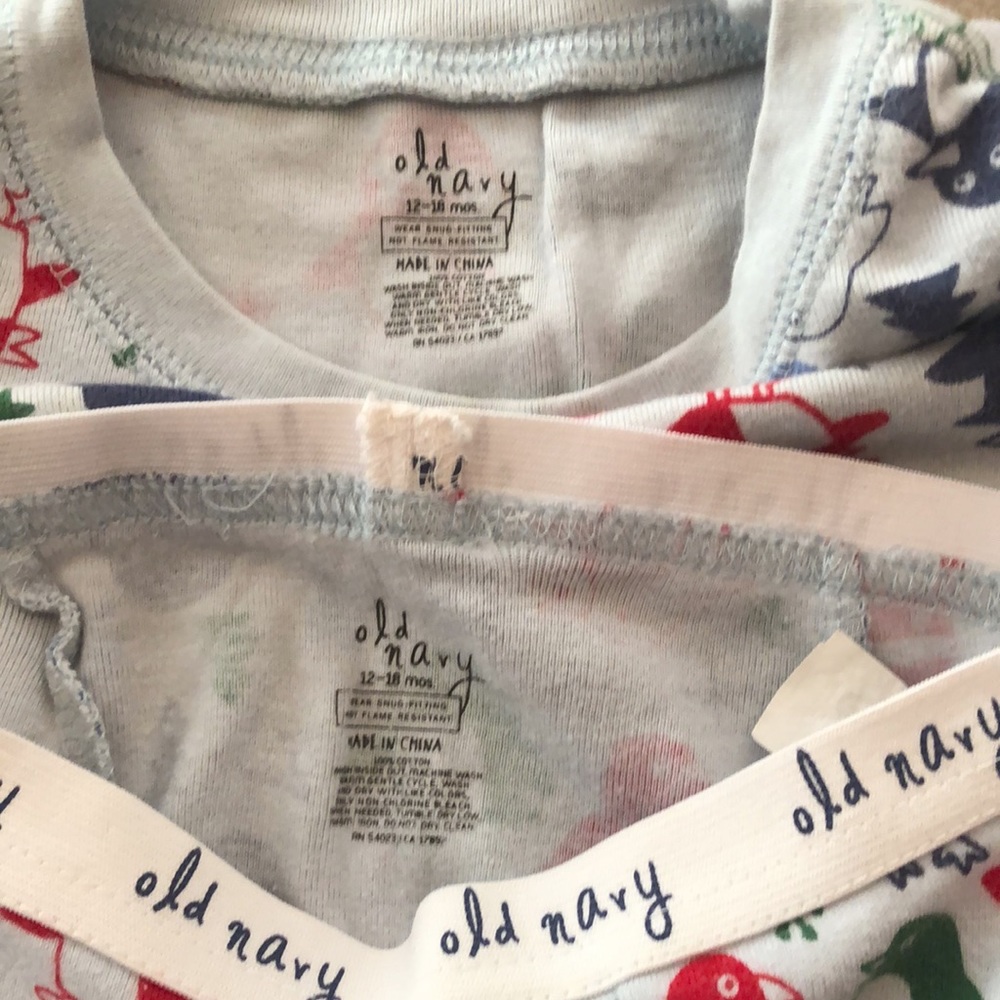 Old Navy Pajamas Top Bottom Set Monkey Penguin Long Sleeve Holiday 12-18 Months - Picture 9 of 13